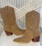 Giddy Up Boots (Camel)