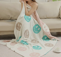 Dupe Smiley Blanket (Multicolor Light)