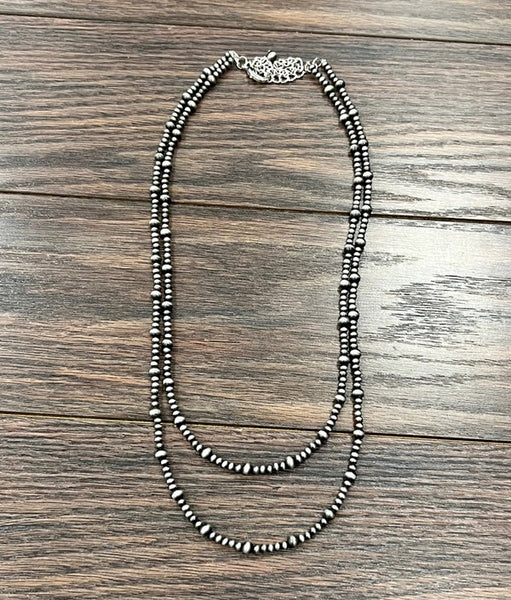 Navajo Pearl Necklace (Silver)