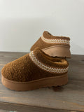 Fuzzy Slipe On (Camel)