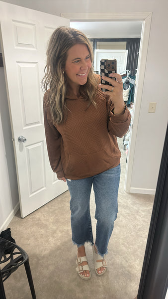 Textured hoodie (Brown)