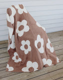 Emerlie Love Dupe Blanket (Brown Daisy)