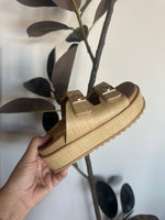 Wicker Platform